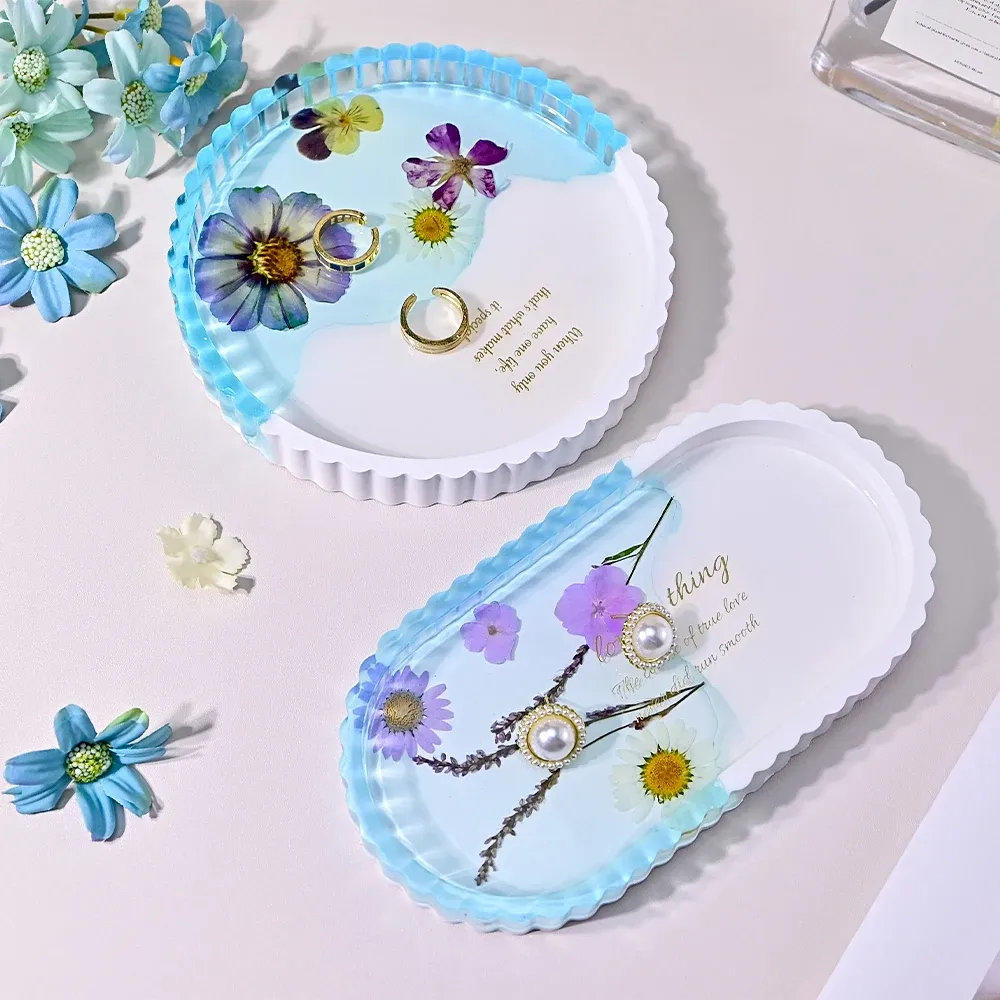 Moule silicone plateau ovale bord rayé pour résine