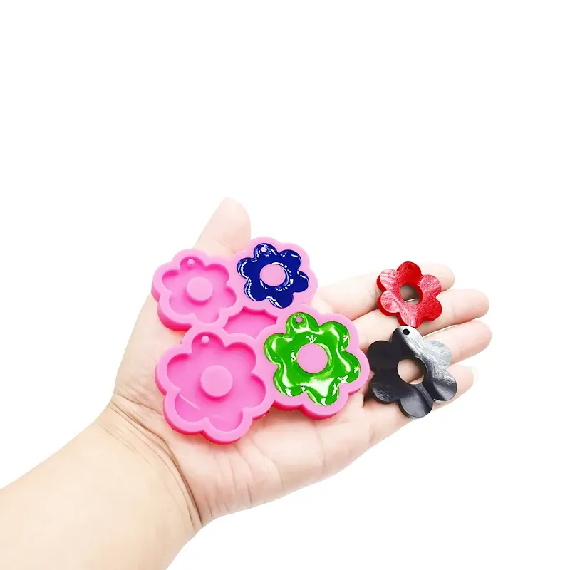 Moule silicone prune pour porte-clés et bijoux