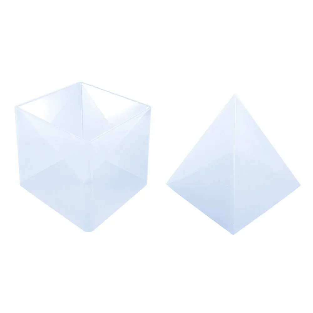 Moule silicone pyramide 3D pour artisanat résine et béton