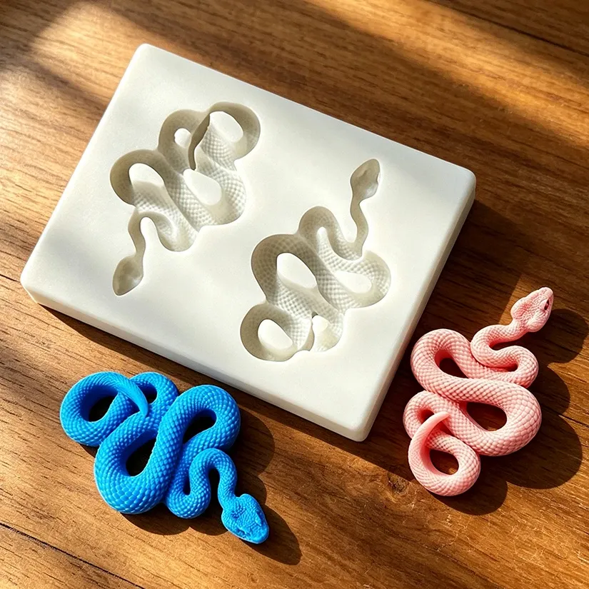 Moule silicone serpent pour gâteaux et chocolats